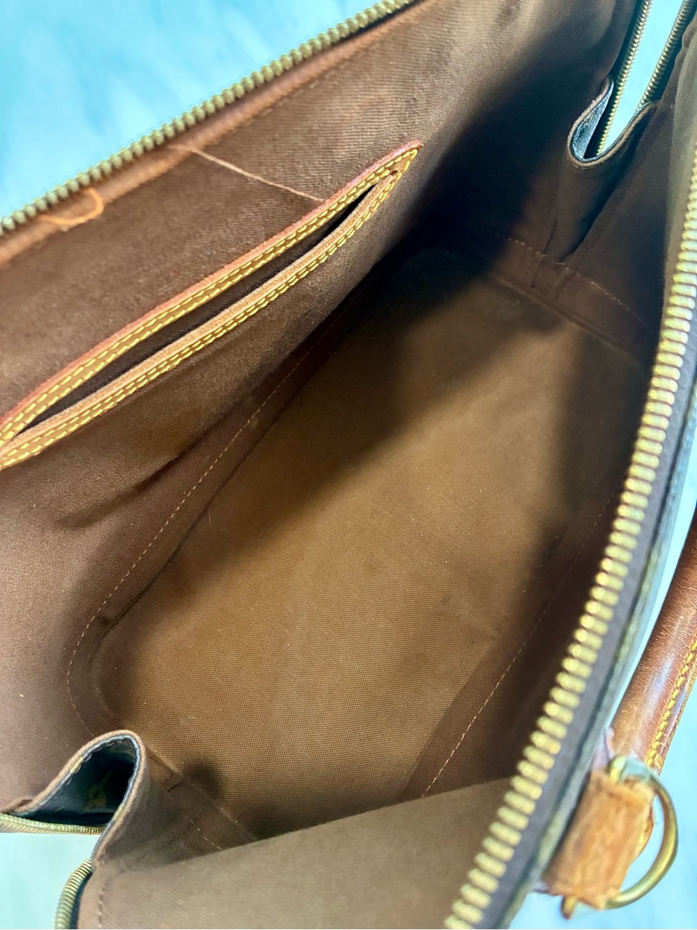 Vintage Authentic Louis Vuitton Alma PM - Picture 5 of 5